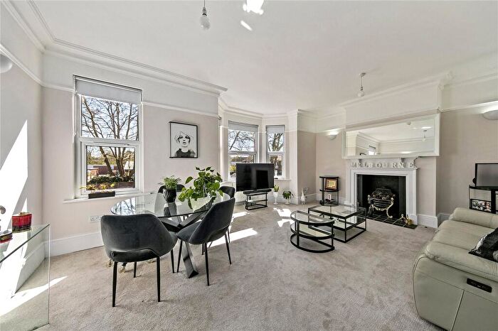 2 Bedroom Apartment For Sale In Upper Richmond Road West, East Sheen, SW14