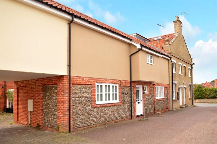 3 Bedroom Mews For Sale In Wrentham, Beccles, NR34