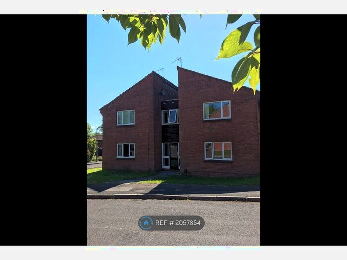 Studio To Rent In Stonefield Close, Eastleaze, Swindon, SN5