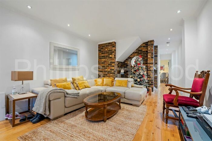 3 Bedroom Flat To Rent In Maida Vale, London, W9