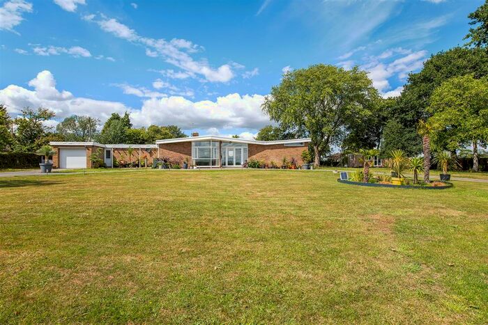 3 Bedroom Detached House For Sale In Cotgarth Lane, Willingham By Stow, Gainsborough, DN21