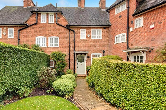 3 Bedroom Semi-Detached House For Sale In Asmuns Hill, Hampstead Garden Suburb, NW11