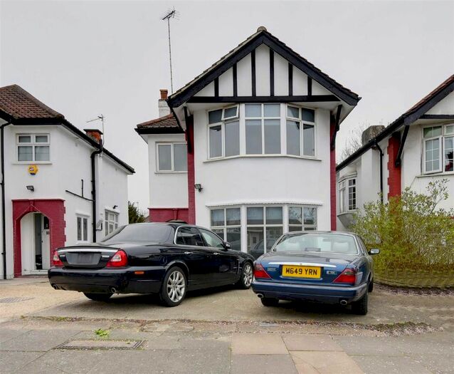 5 Bedroom Detached House To Rent In Hendale Avenue, London, NW4