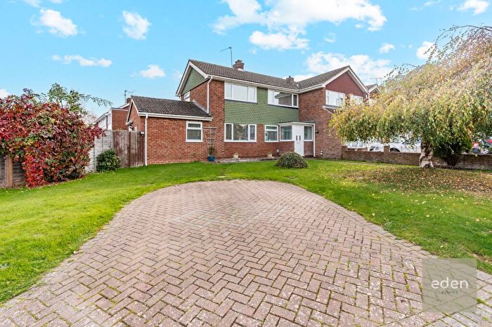 3 Bedroom Semi-Detached House For Sale In Marsh Way, Larkfield, ME20