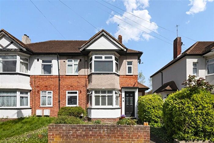 2 Bedroom Flat For Sale In Stratford Road, Hayes, UB4