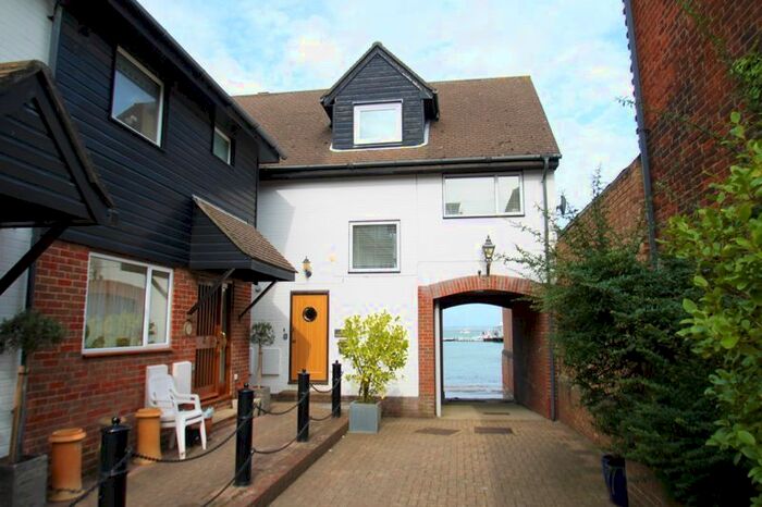 4 Bedroom Property To Rent In Birmingham Road, Cowes, PO31