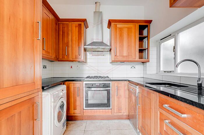 2 Bedroom Flat To Rent In Compayne Gardens, West Hampstead, London, NW6