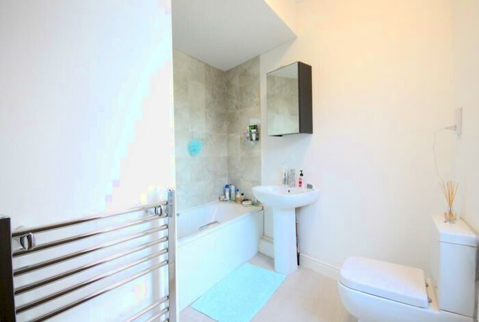 1 Bedroom Flat To Rent In Melville Road, Walthamstow, E17