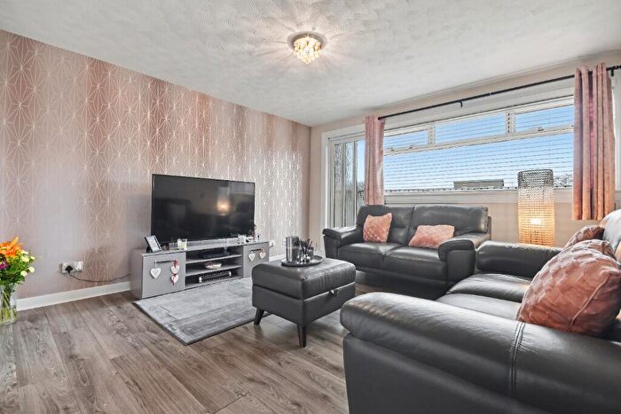 2 Bedroom Flat For Sale In Tower Drive, Inverclyde, Gourock, PA19