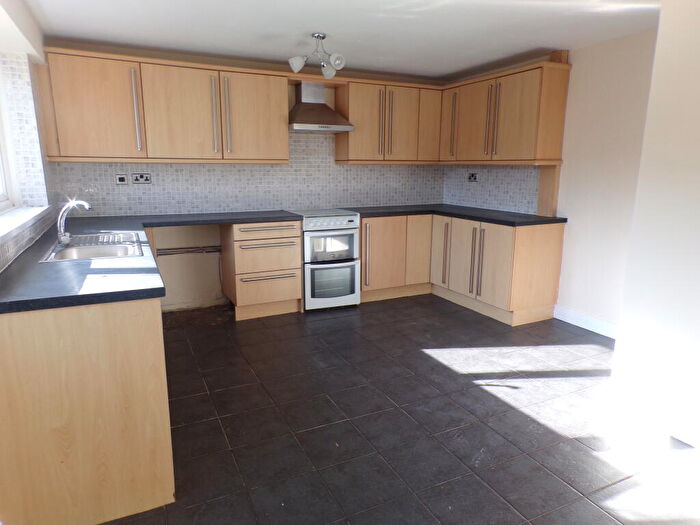 4 Bedroom House To Rent In The Hill, Bartley Green, B32