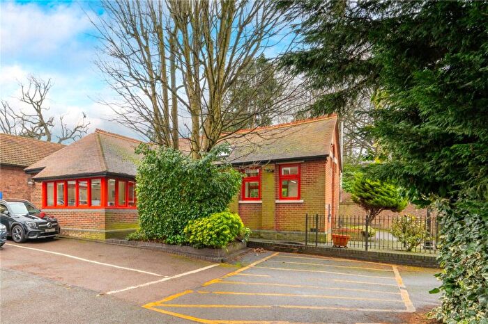 Detached House For Sale In Clifton Street, St. Albans, Hertfordshire, AL1