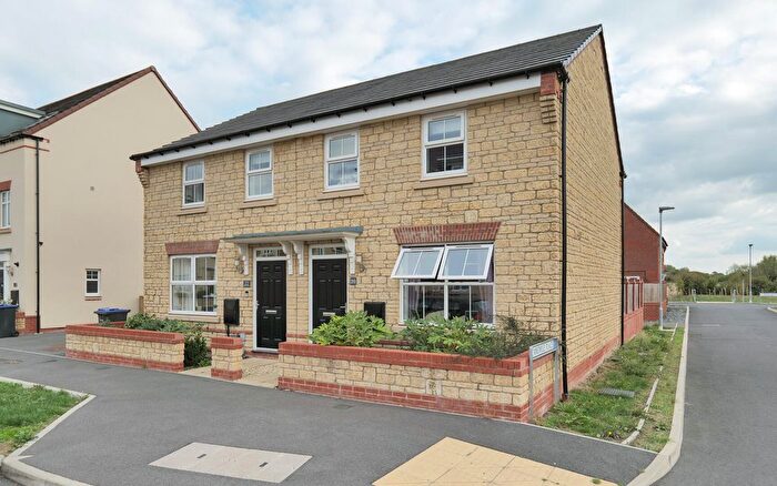 3 Bedroom Semi-detached House For Sale In Basil Drive, Melksham, SN12