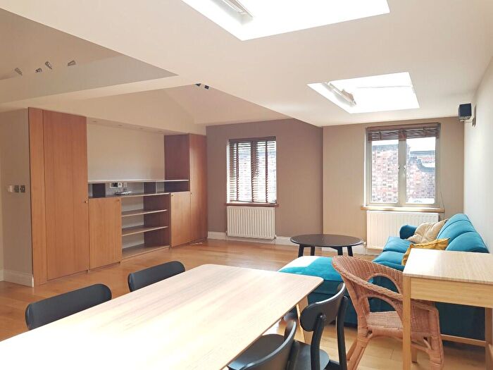 2 Bedroom Flat To Rent In Chalk Farm Road, London, NW1