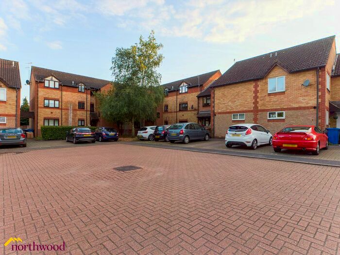2 Bedroom Flat To Rent In Broome Way, Banbury, OX16