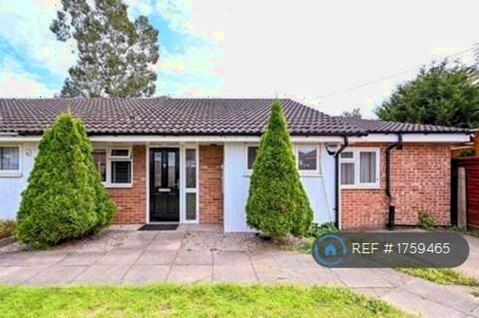 3 Bedroom Bungalow To Rent In Bazalgette Gardens, New Malden, KT3