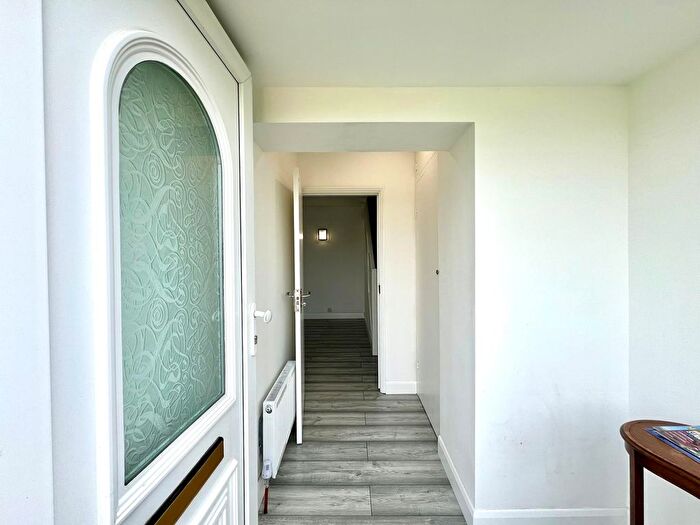 6 Bedroom Semi-Detached House To Rent In Cricket Ground, Stokenchurch, HP14