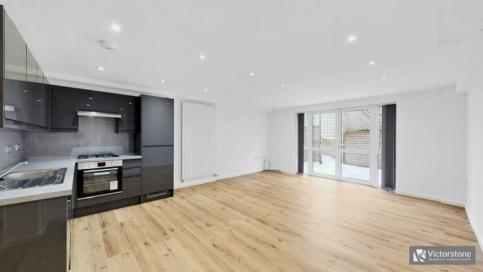 3 Bedroom Flat To Rent In Kamen Court, Royal College Street, Camden, London, NW1