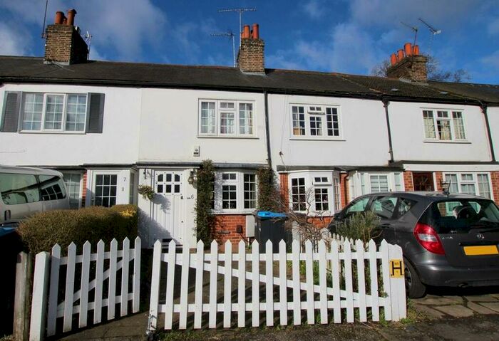 2 Bedroom House To Rent In Chase Green, Enfield, EN2