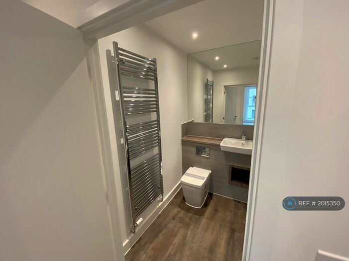 2 Bedroom Flat To Rent In Eastern Avenue, Swanscombe, DA10