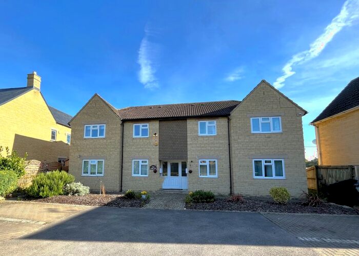 2 Bedroom Flat For Sale In Burford Road, Lechlade, Gloucestershire, GL7