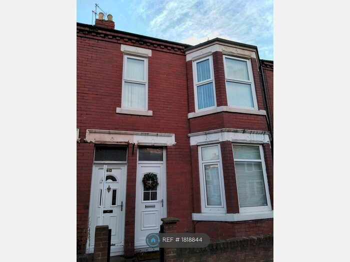 2 Bedroom Flat To Rent In Crondall Street, South Shields, NE33