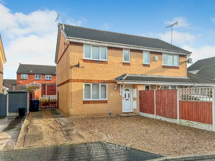 3 Bedroom Semi-Detached House To Rent In Whitecroft Close, Connahs Quay, CH5