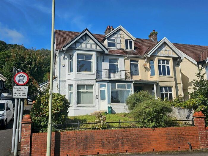 6 Bedroom Semi-Detached House To Rent In Llantwit Road, Treforest, Pontypridd, CF37