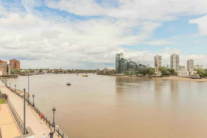 3 Bedroom Flat To Rent In Thames Quay, Chelsea, SW10