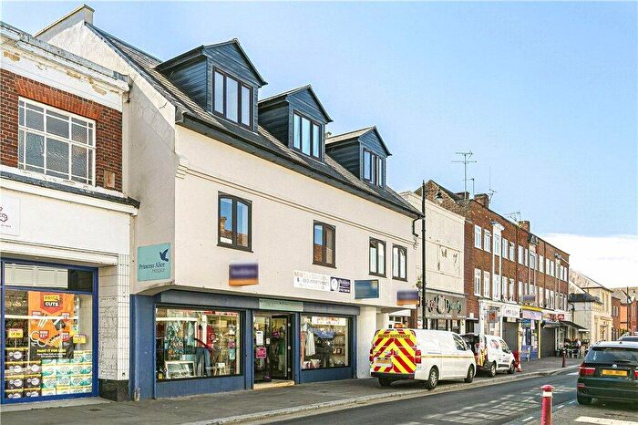 1 Bedroom Apartment For Sale In Guildford Street, Chertsey, Surrey, KT16