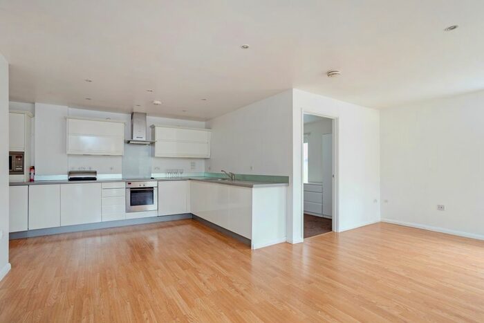 2 Bedroom Flat To Rent In St. Leonards Road, Windsor SL4