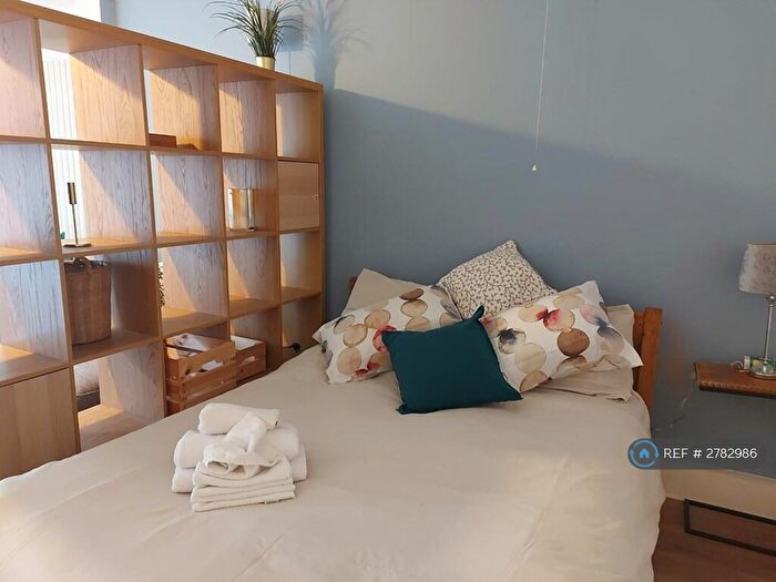 1 Bedroom Flat To Rent In Bow Road, London, E3