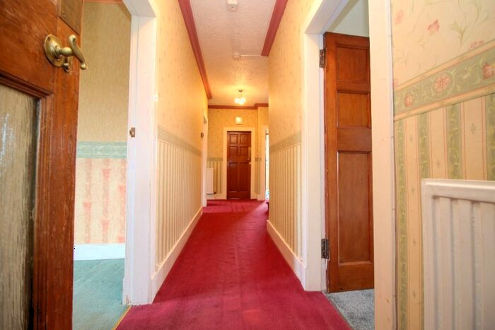 3 Bedroom Flat To Rent In Redding Road, Brightons, FK2