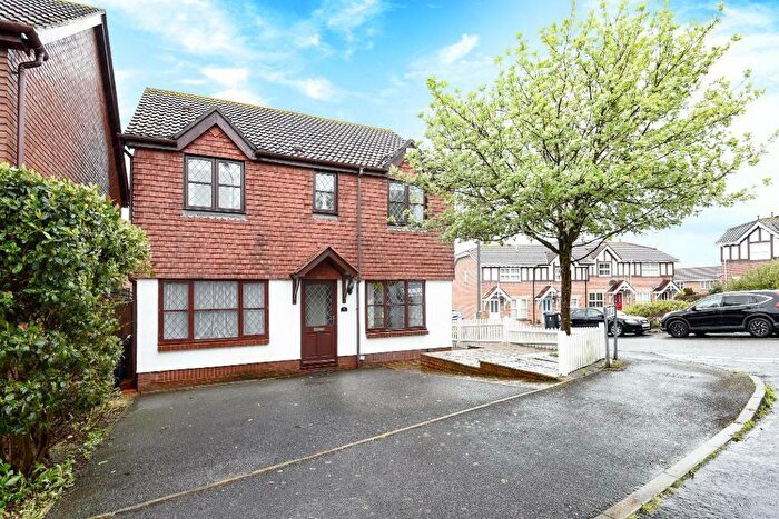 5 Bedroom Detached House To Rent In Badger Close, Portslade, BN41