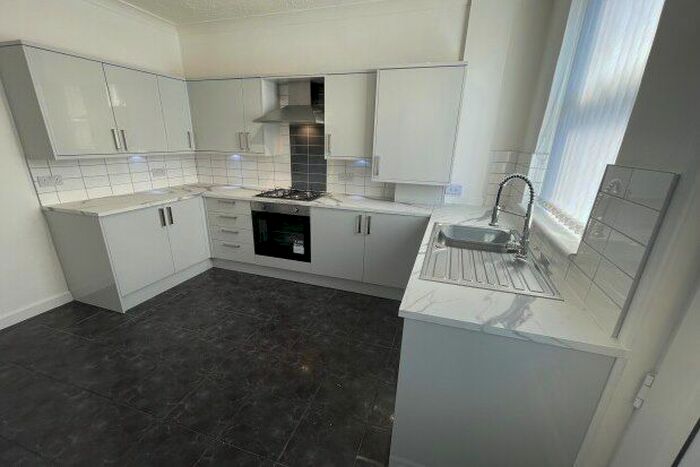 2 Bedroom Property To Rent In Hartley Terrace, Pontefract, WF7