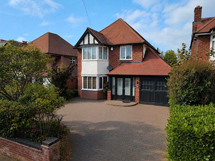 3 Bedroom Detached House For Sale In Holifast Road, Sutton Coldfield, B72