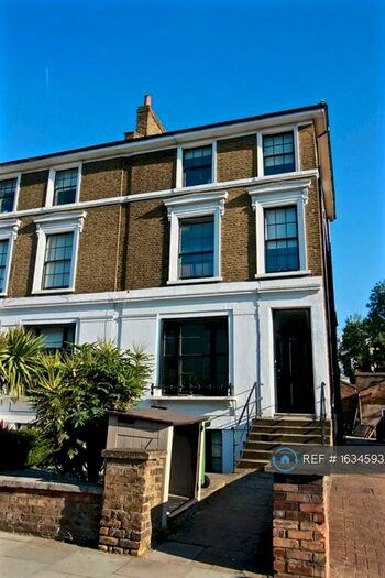 5 Bedroom Flat To Rent In Camden Road, London, NW1
