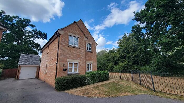 3 Bedroom Detached House To Rent In Estella Close, Swindon, SN25