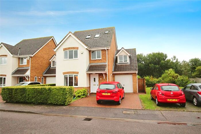 5 Bedroom Detached House For Sale In Lindisfarne Priory, Bedford, Bedfordshire, MK41
