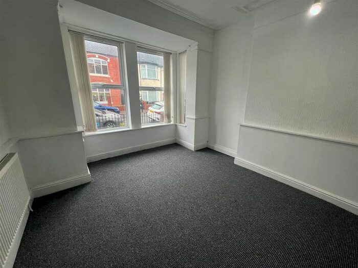 2 Bedroom Flat To Rent In Glencoe Street, Hull, HU3