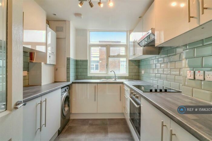 2 Bedroom Flat To Rent In Churchill Place, Harrow, HA1