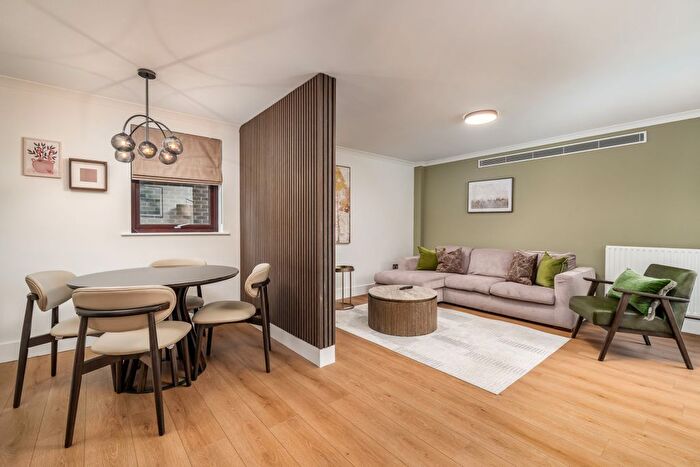 2 Bedroom Flat To Rent In Kensington High Street, W8