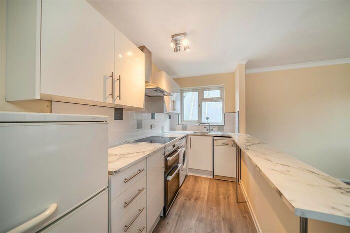 1 Bedroom Maisonette For Sale In Sheldon Close, Penge, Bromley, London, SE20