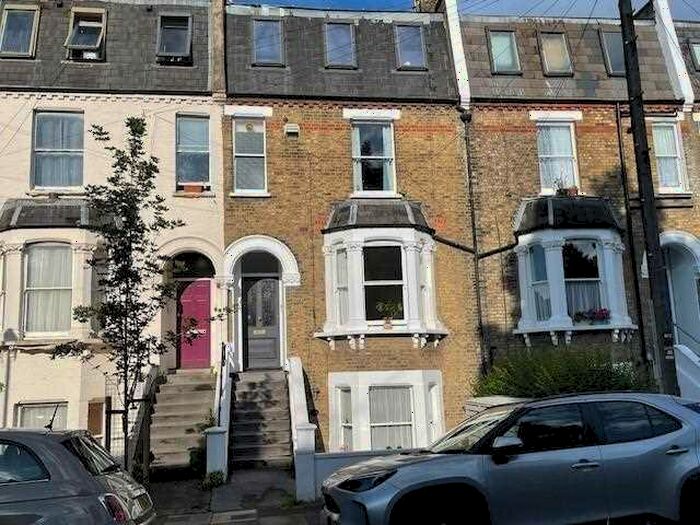 1 Bedroom Flat To Rent In Dalmeny Road, London, N7
