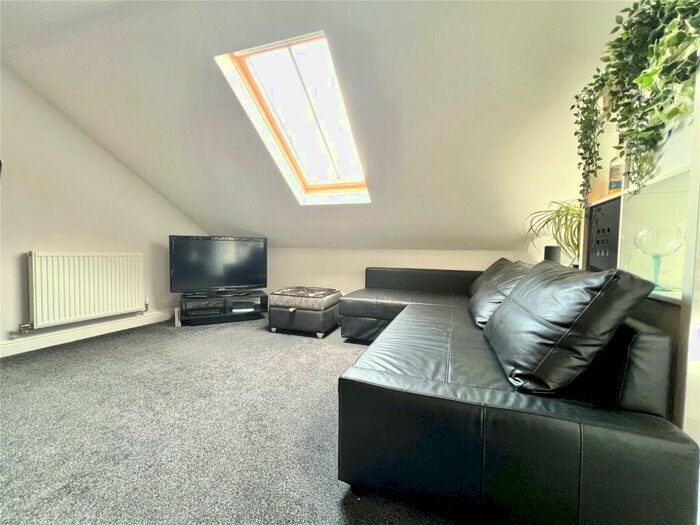 3 Bedroom Apartment For Sale In Wellington Street, Stockport, SK1