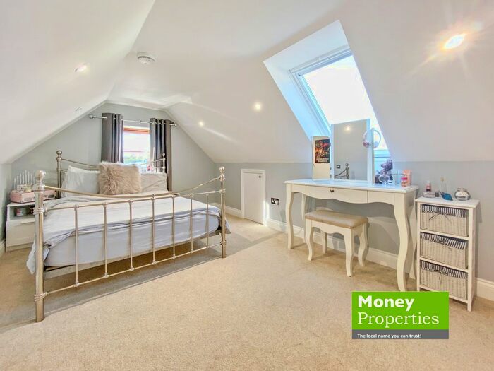 5 Bedroom Detached House For Sale In Hingham Road, Great Ellingham, Attleborough NR17