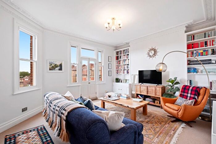 2 Bedroom Flat For Sale In Ranelagh Gardens, Stamford Brook Avenue, W6