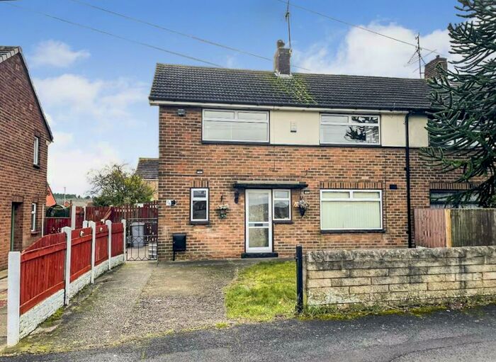 3 Bedroom Semi-Detached House To Rent In Alder Grove, New Ollerton, Newark, NG22