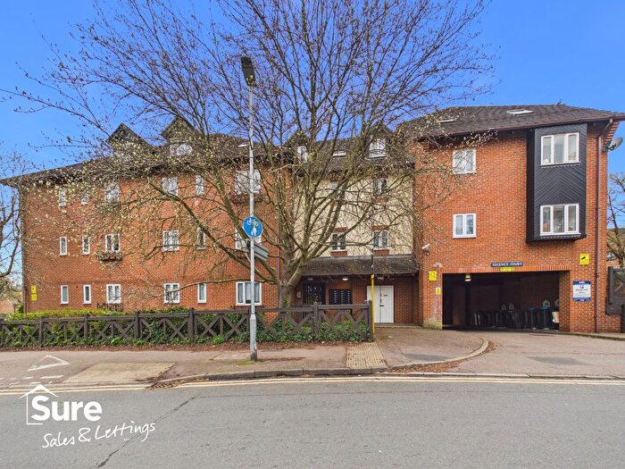 1 Bedroom Flat To Rent In Regency Court, Alexandra Road, Hemel Hempstead, Hertfordshire, HP2