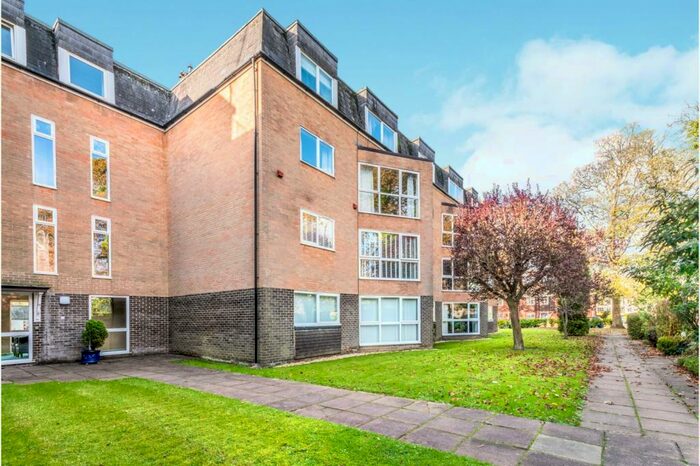 1 Bedroom Flat To Rent In Kings Road, Horsham, RH13