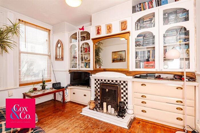 1 Bedroom Flat For Sale In St. Leonards Avenue, Hove, BN3